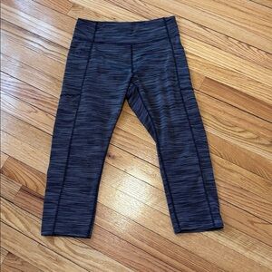 Tek Gear Black Striped Capri Leggings Size Large